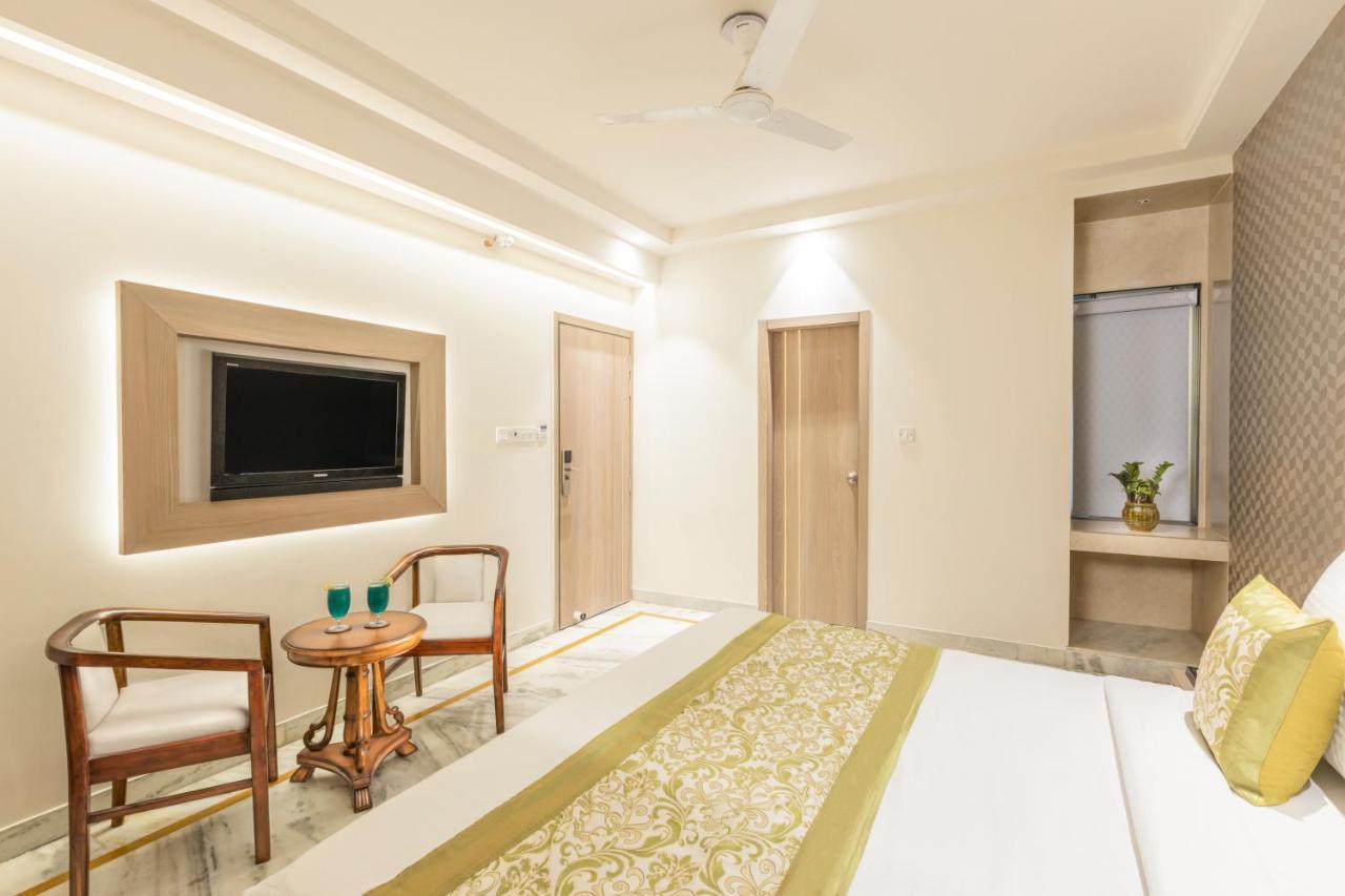 Hotel Star By Star Group- Near Delhi Airport نيودلهي المظهر الخارجي الصورة