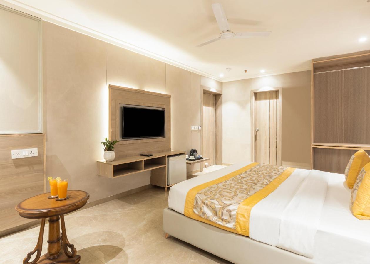 Hotel Star By Star Group- Near Delhi Airport نيودلهي المظهر الخارجي الصورة
