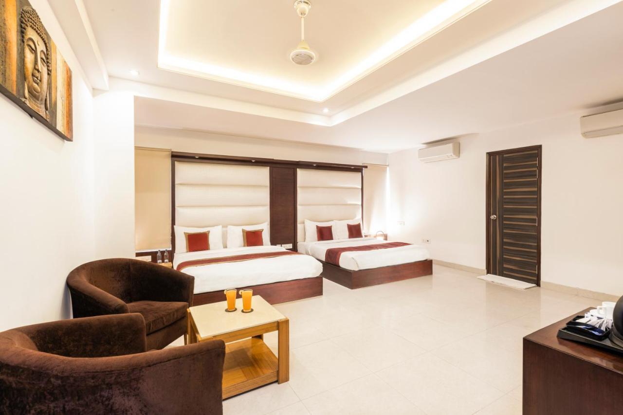 Hotel Star By Star Group- Near Delhi Airport نيودلهي المظهر الخارجي الصورة