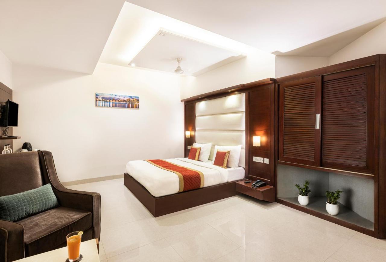 Hotel Star By Star Group- Near Delhi Airport نيودلهي المظهر الخارجي الصورة