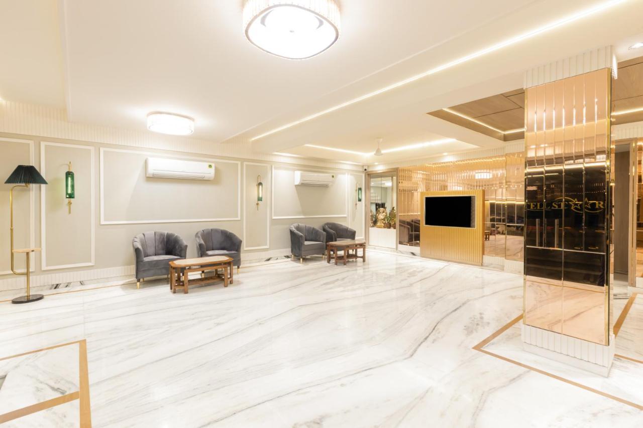Hotel Star By Star Group- Near Delhi Airport نيودلهي المظهر الخارجي الصورة
