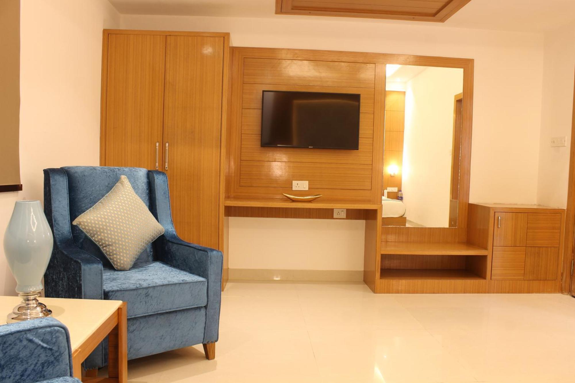 Hotel Star By Star Group- Near Delhi Airport نيودلهي المظهر الخارجي الصورة
