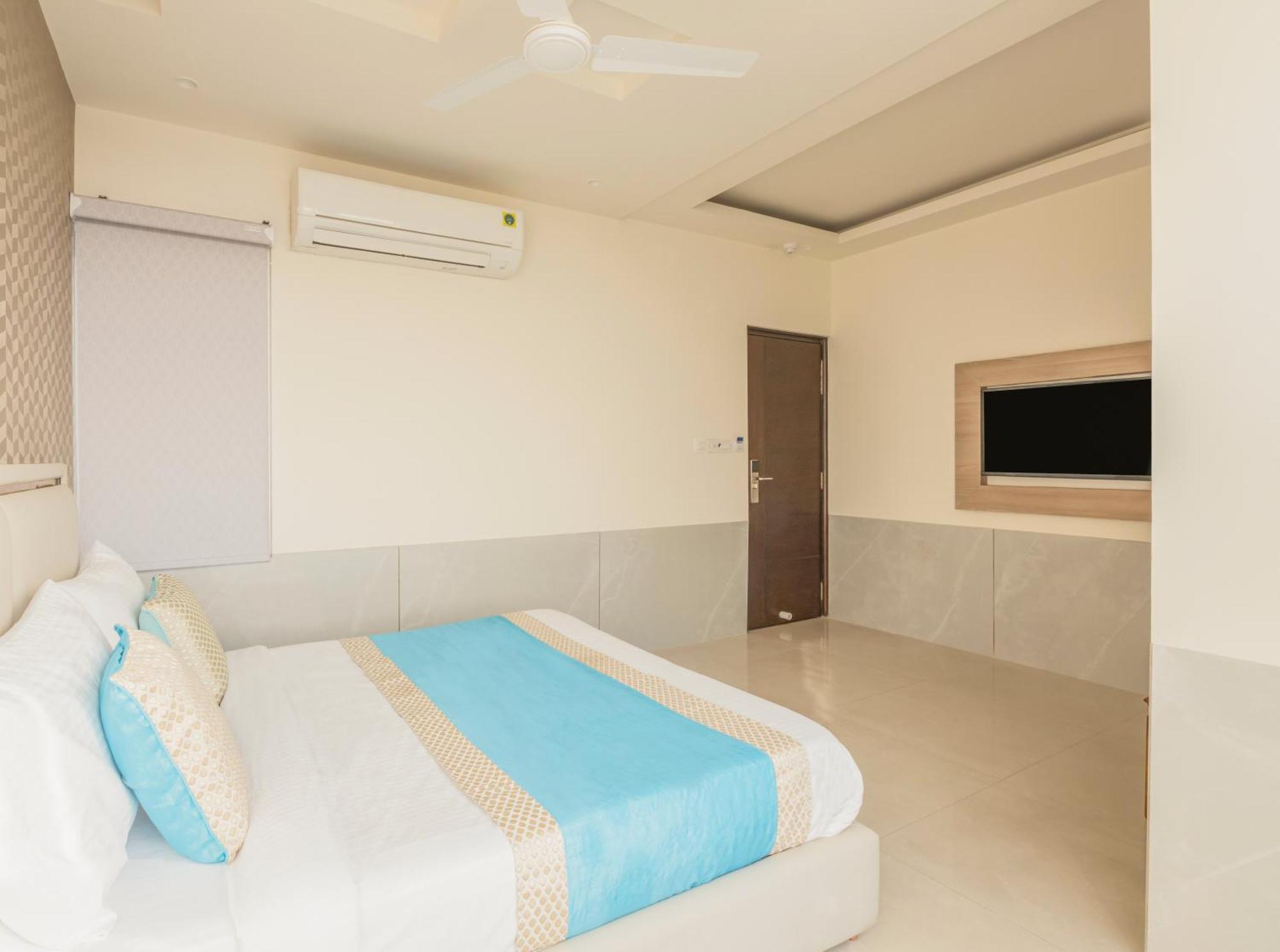 Hotel Star By Star Group- Near Delhi Airport نيودلهي المظهر الخارجي الصورة