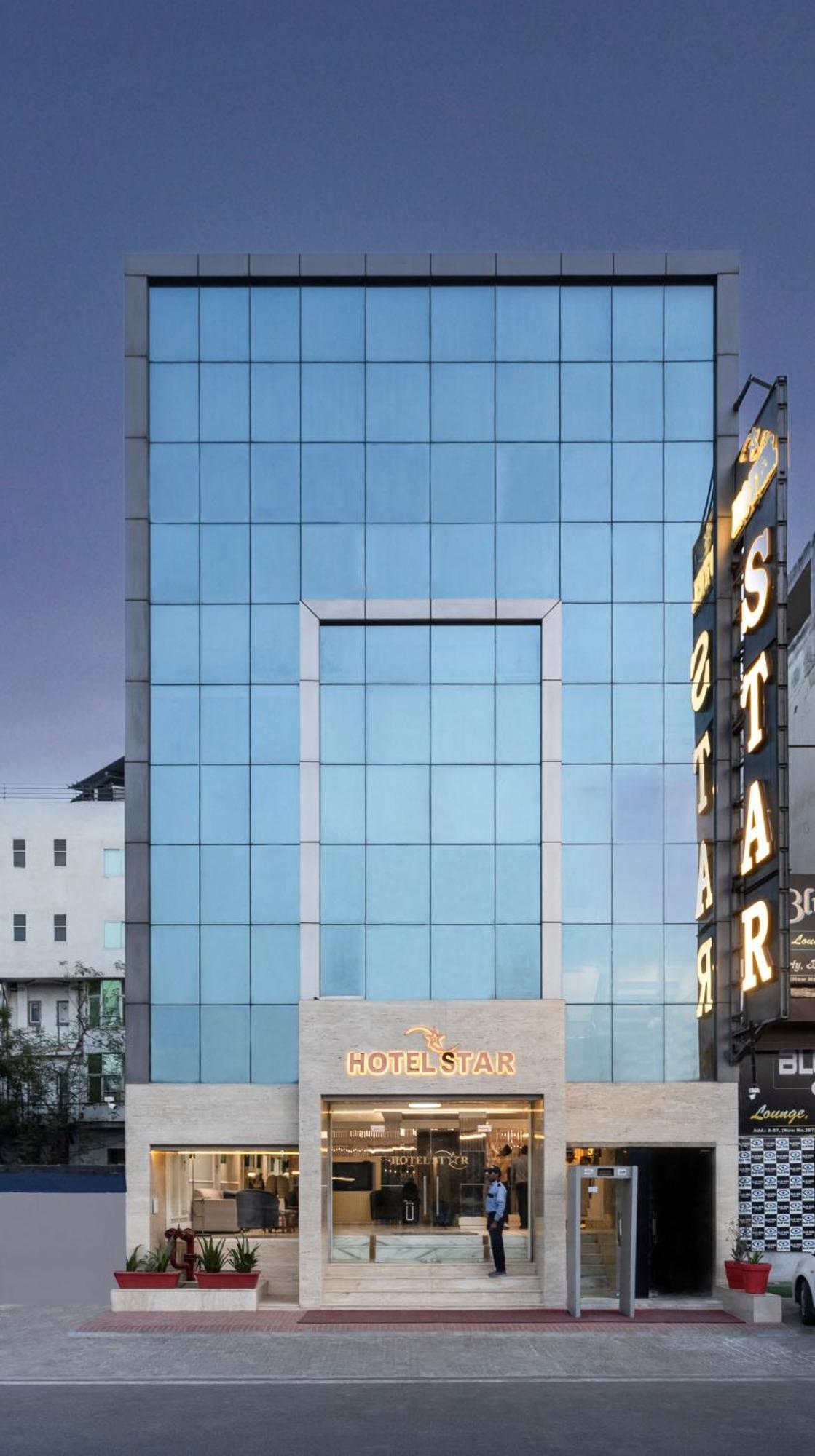Hotel Star By Star Group- Near Delhi Airport نيودلهي المظهر الخارجي الصورة