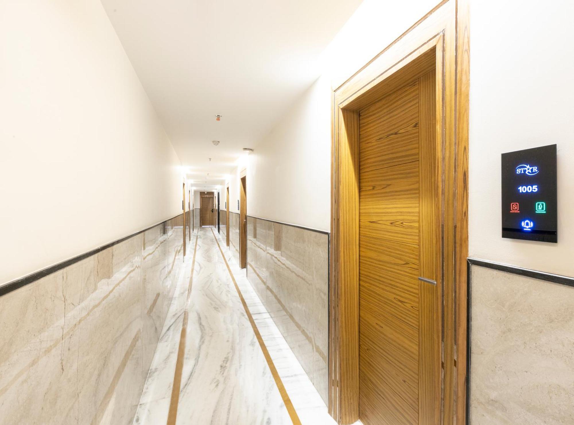 Hotel Star By Star Group- Near Delhi Airport نيودلهي المظهر الخارجي الصورة