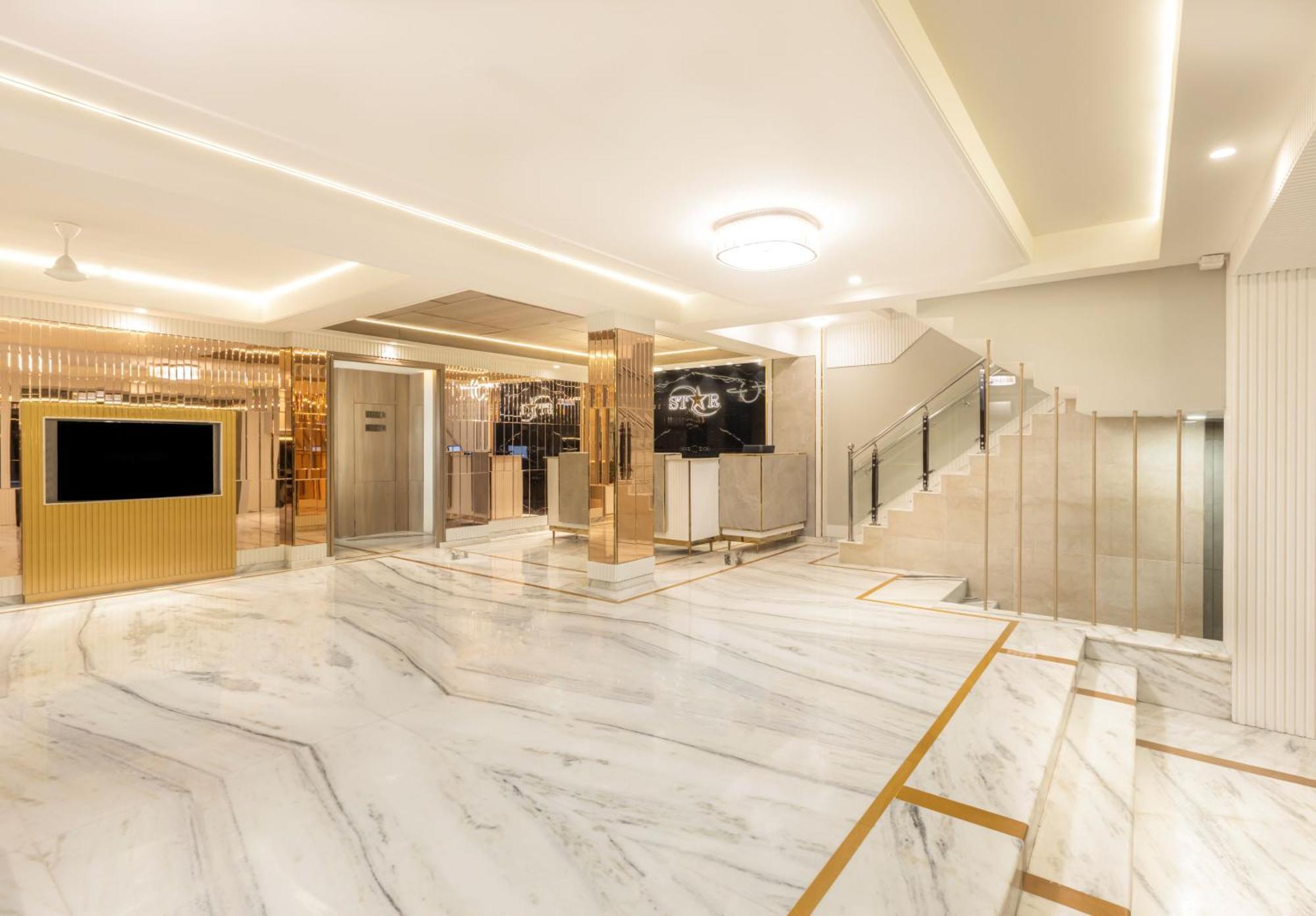 Hotel Star By Star Group- Near Delhi Airport نيودلهي المظهر الخارجي الصورة