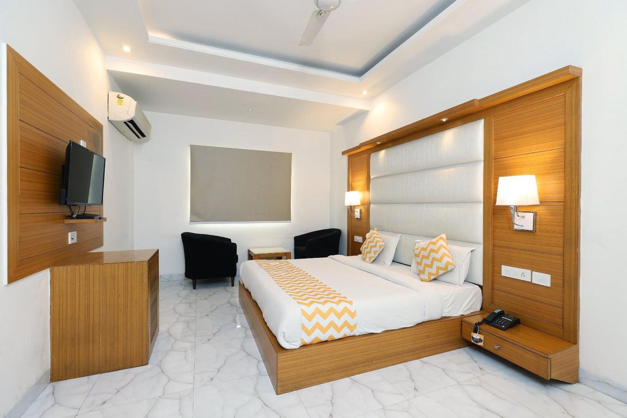 Hotel Star By Star Group- Near Delhi Airport نيودلهي المظهر الخارجي الصورة