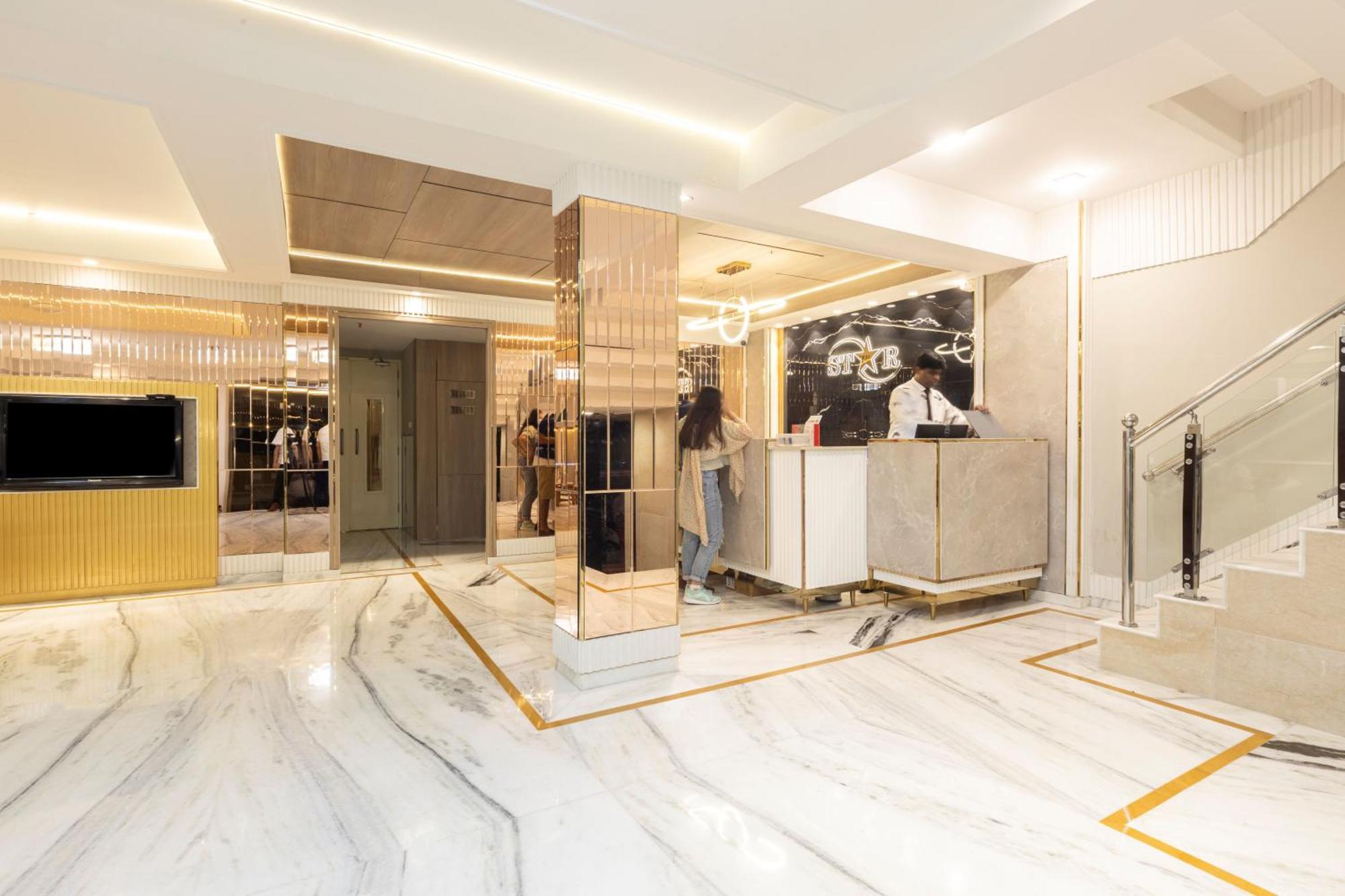 Hotel Star By Star Group- Near Delhi Airport نيودلهي المظهر الخارجي الصورة