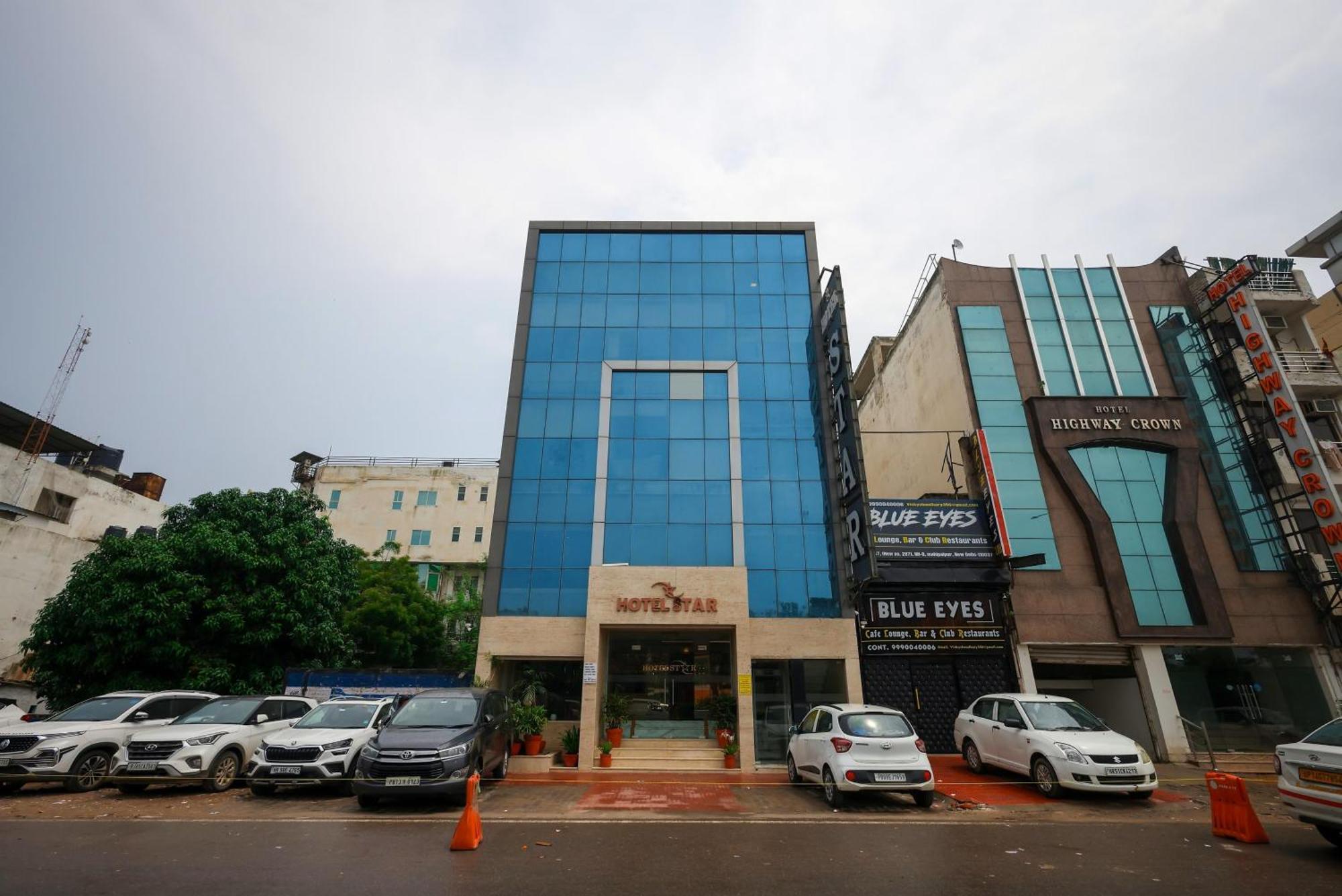 Hotel Star By Star Group- Near Delhi Airport نيودلهي المظهر الخارجي الصورة