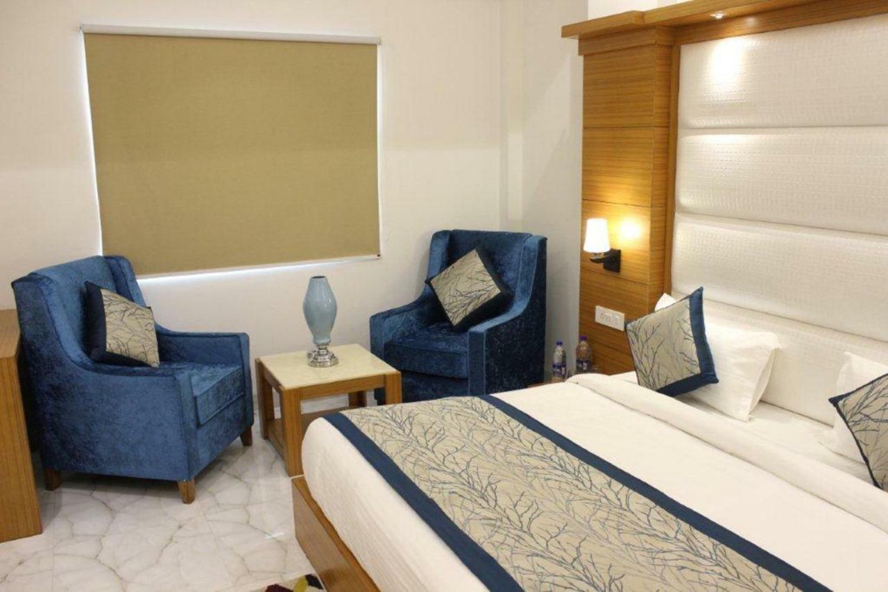 Hotel Star By Star Group- Near Delhi Airport نيودلهي المظهر الخارجي الصورة