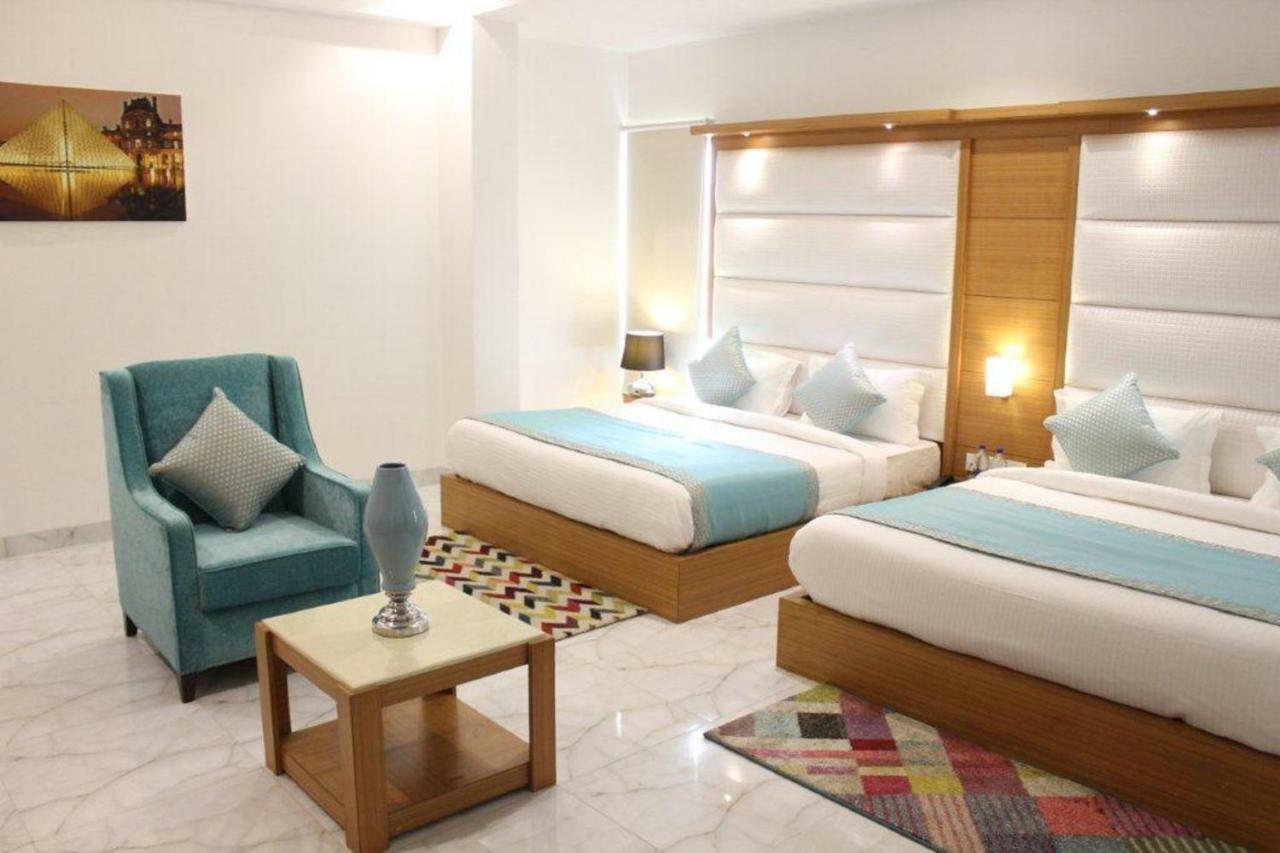 Hotel Star By Star Group- Near Delhi Airport نيودلهي المظهر الخارجي الصورة