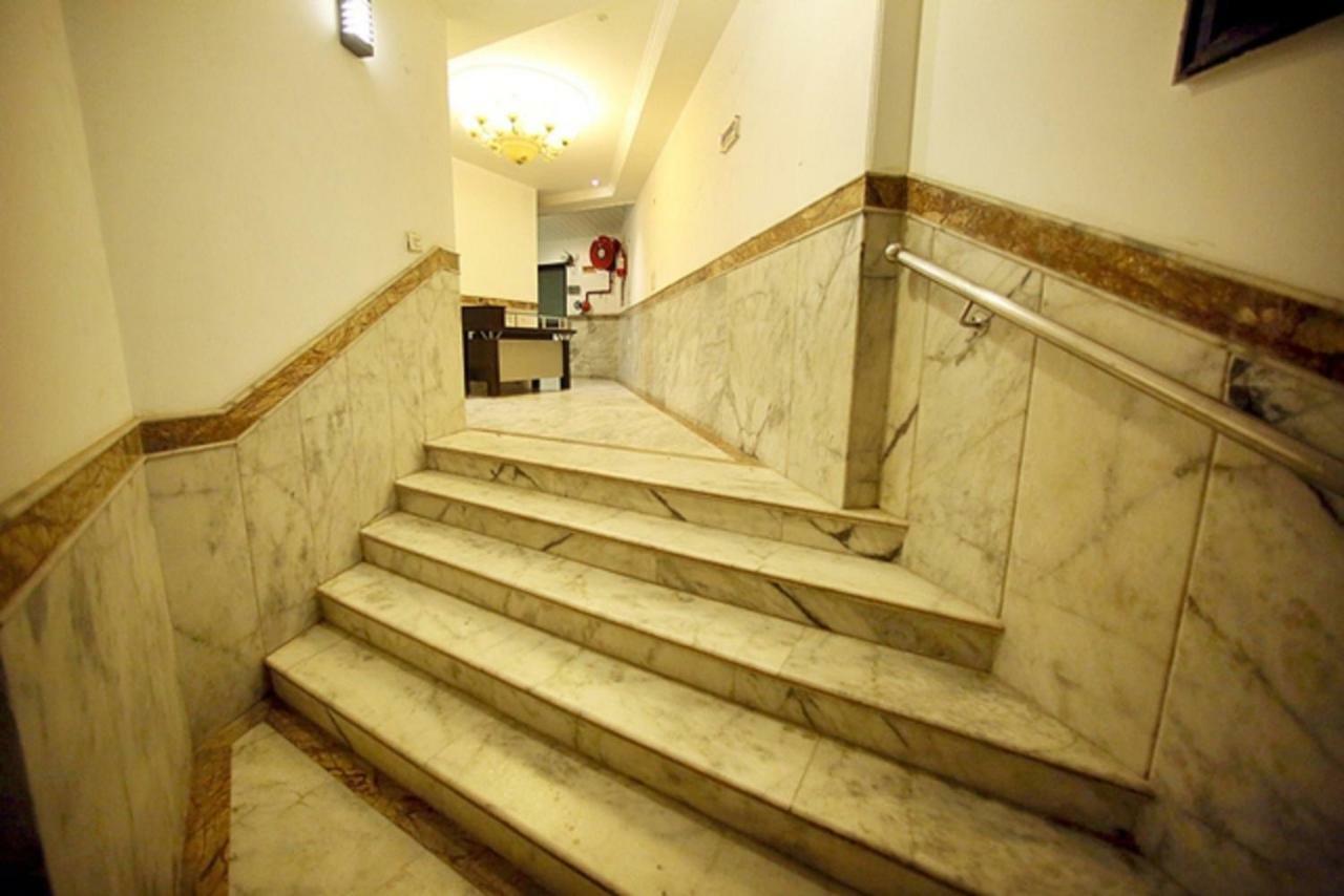 Hotel Star By Star Group- Near Delhi Airport نيودلهي المظهر الخارجي الصورة