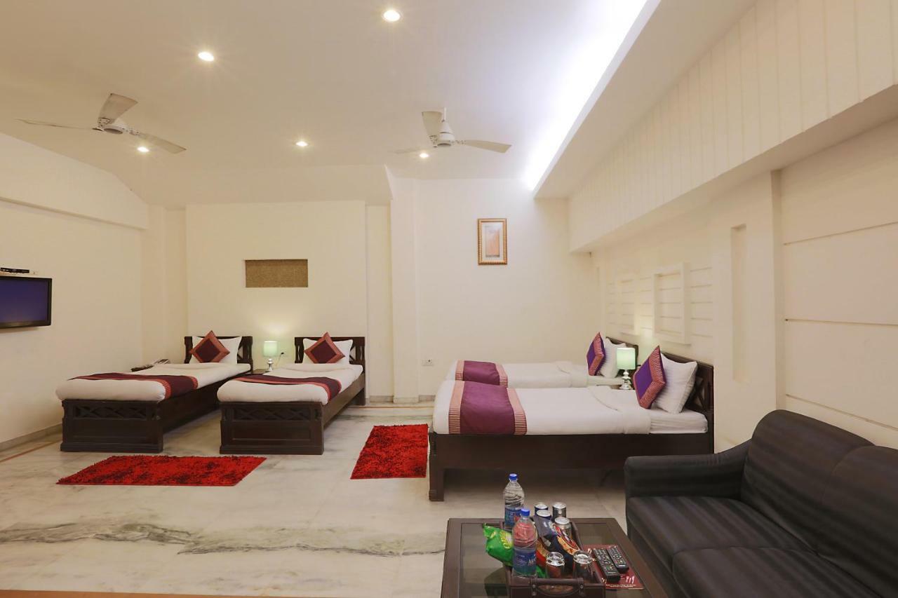 Hotel Star By Star Group- Near Delhi Airport نيودلهي المظهر الخارجي الصورة
